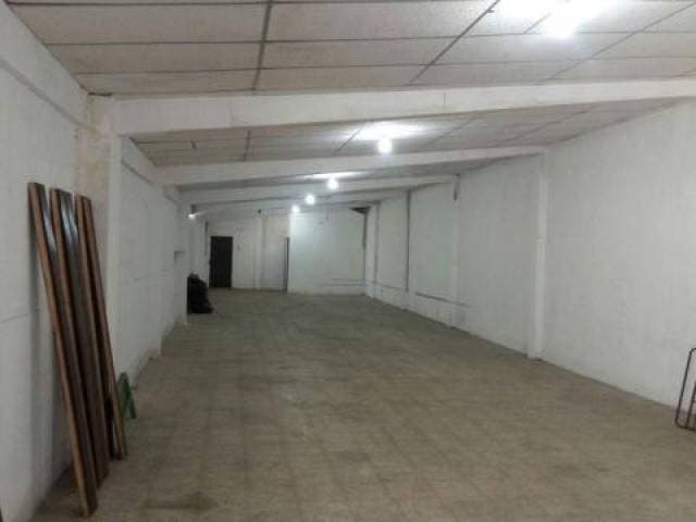 VIA DAULE - VENDO - AMPLIO LOCAL COMERCIAL DE 1678 M2 — foto 2