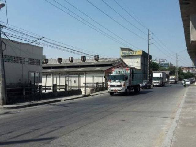 VIA DAULE - VENDO - AMPLIO LOCAL COMERCIAL DE 1678 M2 — foto 4