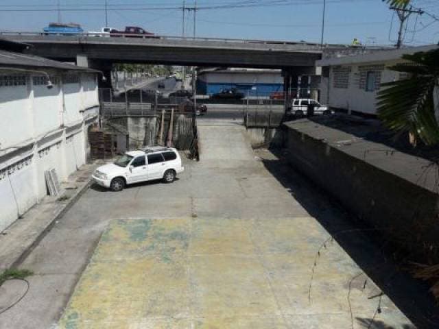 VIA DAULE - VENDO - AMPLIO LOCAL COMERCIAL DE 1678 M2 — foto 5