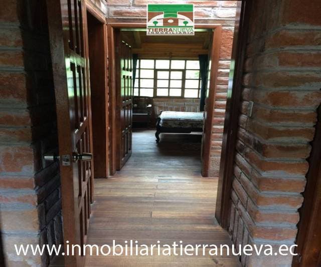 EN OTAVALO VENDO HERMOSA CABAÑA — foto 1