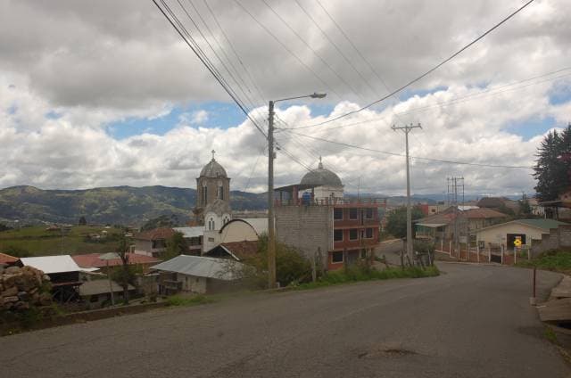 AMPLIA, COMODA Y TURISTICA CASA AL PIE DEL COJITAMBO — foto 2