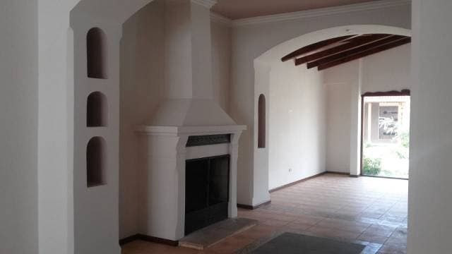 HERMOSA CASA ESTILO MEDITERRANEA EN RENTA — foto 2