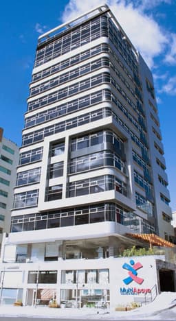OFICINA  57 M2 EN BUSINESS CENTER AV. 6 DE DICIEMBRE SECTOR LA PAZ