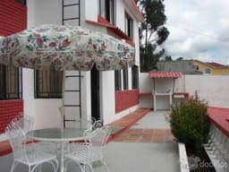 VENDO CASA EN EL SECTOR DEL VALLE DE LOS CHILLOS SITIO PRIVILEGIADO POR SU VISTA Y SU CÁLIDO CLIMA. SU ALTA PLUSVALÍA LE PERMITE REALIZAR UNA DE SUS MEJORES INVERSIONES