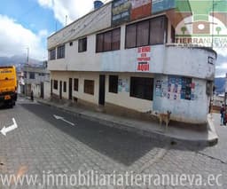 en venta casa esquinera de 2 plantas en cayambe