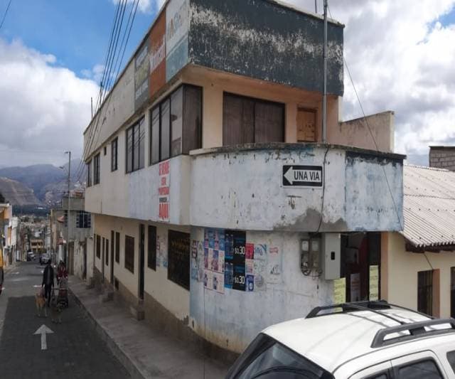 en venta casa esquinera de 2 plantas en cayambe — foto 2