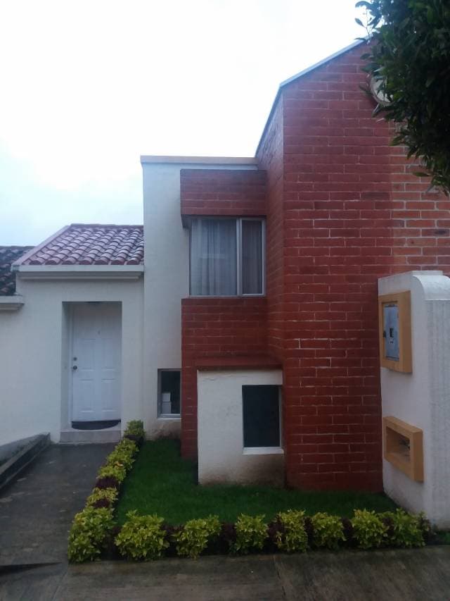 CASA CONJUNTO PRIVADO CERCA TERMINAL CARCELEN — foto 4