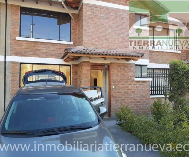 VENDO LINDA CASA EN CHORLAVI- IBARRA — foto 1