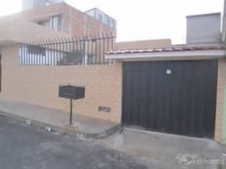 VENDO CASA FAMILIAR DE UN SOLO ANDAR