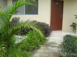ALQUILER VILLA HERMOSA 2 PLANTAS POR $350 URB. CATALUÑA KM.12.5 SAMBORONDOM