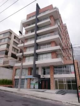HERMOSO DEPARTAMENTO EN EDIFICIO DE LUJO SECTOR PRIVILEGIADO