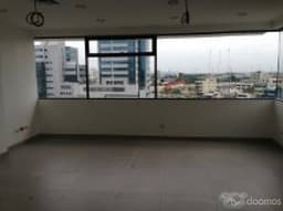 Alquiler de Ofina en Kennedy Norte ubicada en elegante edificio