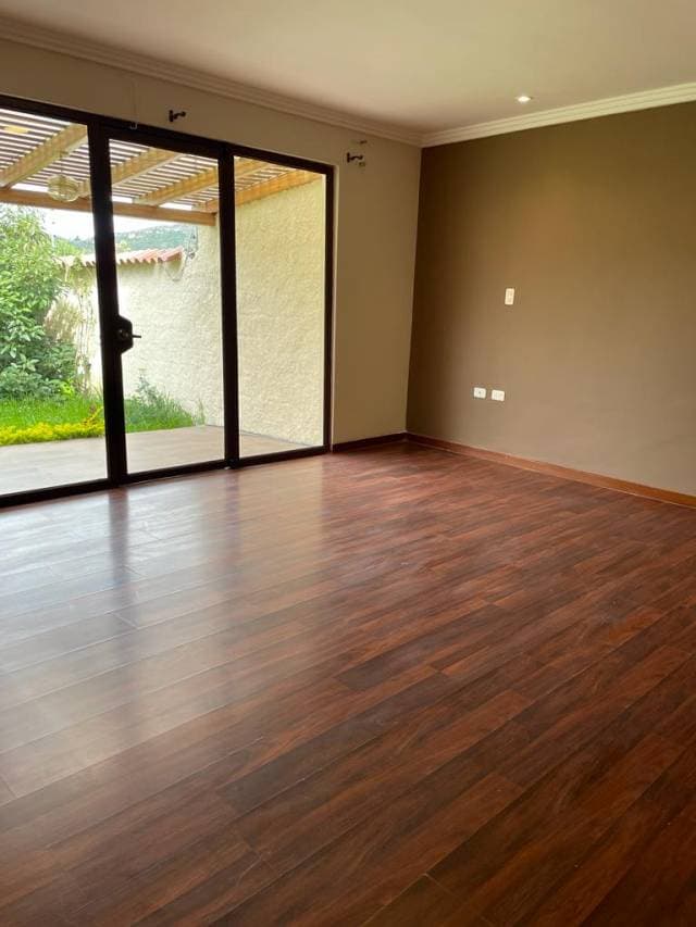 HERMOSA CASA EN VENTA / SECTOR CHALLUABANBA - CUENCA — foto 7