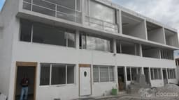 POMASQUI CONJUNTO CASA DE PIEDRA