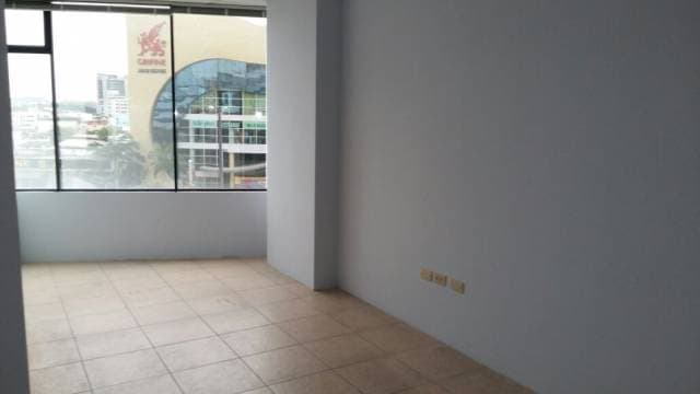Alquilo Oficina en Edificio Corporativo — foto 3