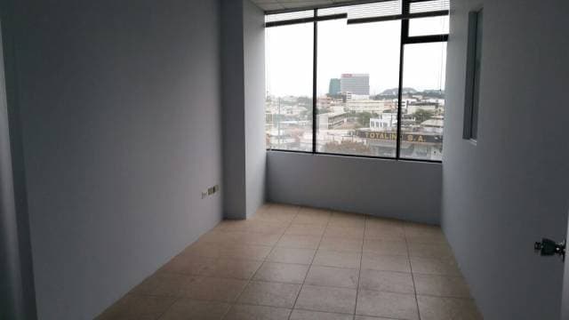 Alquilo Oficina en Edificio Corporativo — foto 4