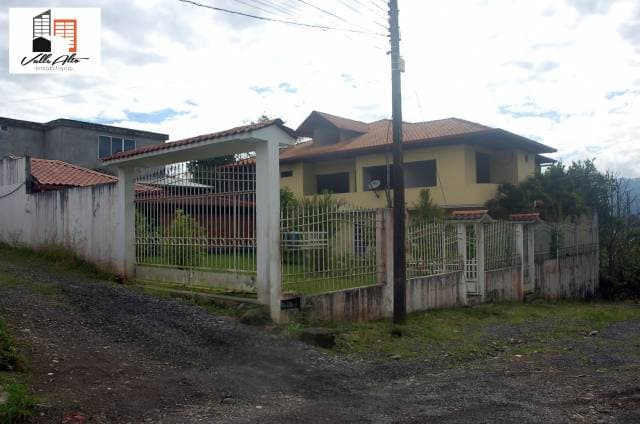 CASA AMPLIA EN MACAS — foto 1
