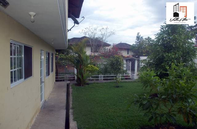 CASA AMPLIA EN MACAS — foto 4