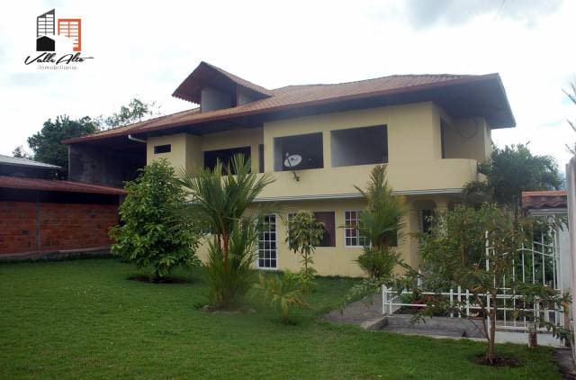 CASA AMPLIA EN MACAS — foto 5