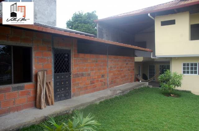CASA AMPLIA EN MACAS — foto 12