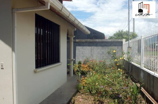 CASA AMPLIA EN SUCUA — foto 6
