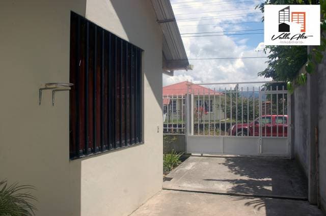 CASA AMPLIA EN SUCUA — foto 8