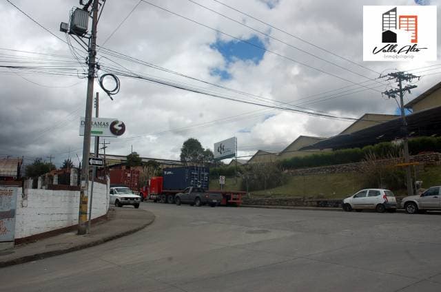 NAVE EN EL PARQUE INDUSTRIAL DE CUENCA — foto 6