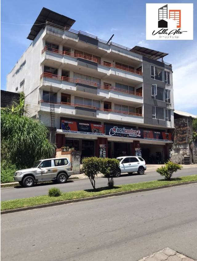 EDIFICIO RENTERO EN MACAS