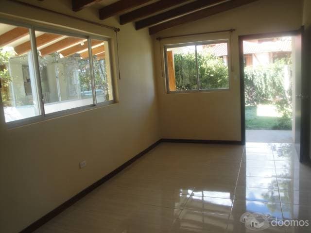Casa en arriendo en tumbaco — foto 2