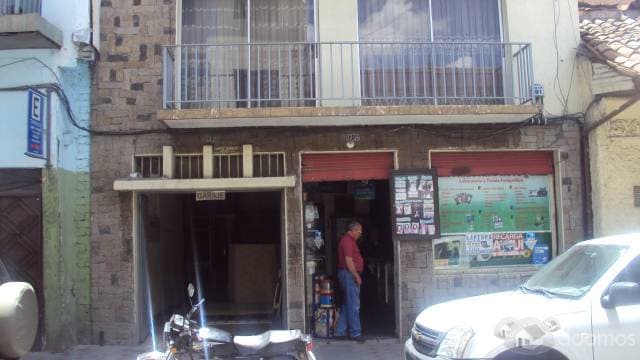 VENDO BONITA CASA COMERCIAL CENTRO DE CUENCA — foto 2
