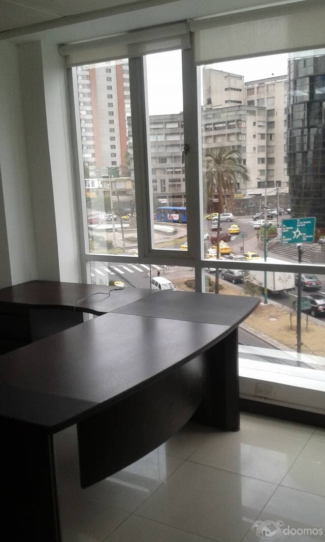 Hermosa oficina de 100 m2 en arriendo — foto 1