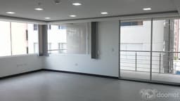 VENDO OFICINA AMPLIA CON EXCELENTE UBICACIÓN SECTOR CAROLINA, AV DE LOS SHYRIS