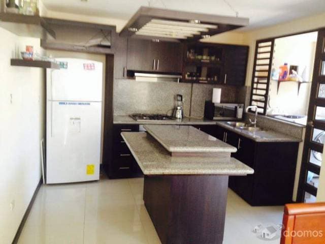 CASA HERMOSA CON TERMINADOS DE PRIMERA — foto 2