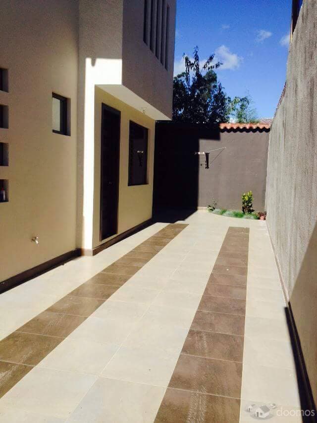 CASA HERMOSA CON TERMINADOS DE PRIMERA — foto 6
