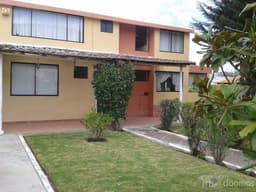CASA GRANDE EN LA PAMPA - A 10 MIN DE UNASUR