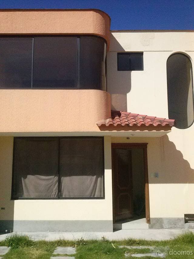 VENTA CASA "POR ESTRENAR" - SECTOR CONOCOTO — foto 1