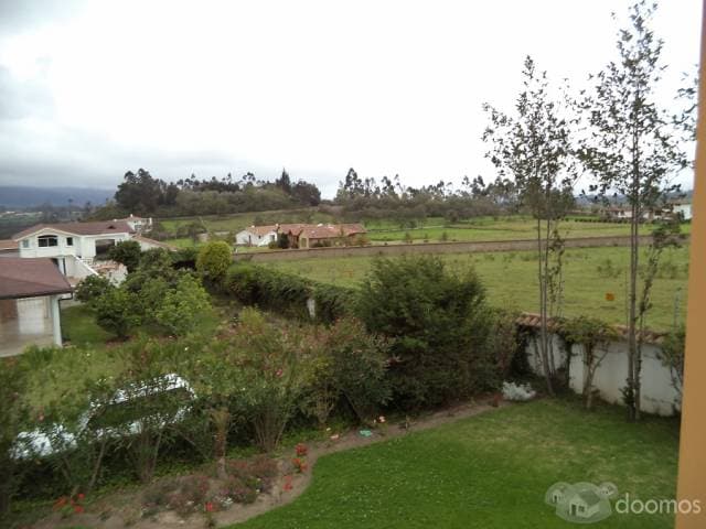 VENDO LUJOSA CASA EN PINSAQUI — foto 7