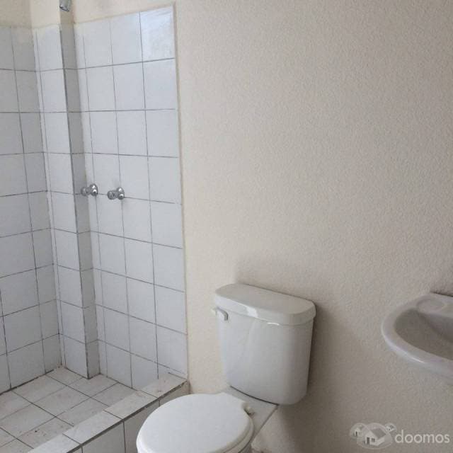 VENDO HERMOSA CASA MITAD DEL MUNDO — foto 4