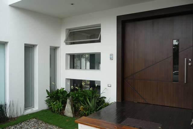 MODERNA Y LINDA CASA EN LAGUNA DEL SOL — foto 2