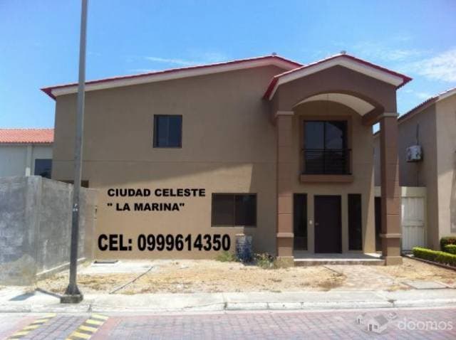 VENDO CASA 3 DORMITORIOS CIUDAD CELESTE "LA MARINA" — foto 1