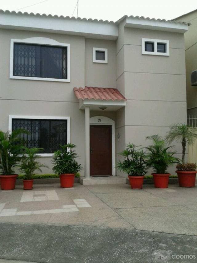 Matices - casa 4 Dormitorios + 4 WC - $ 130,000 negociable — foto 1