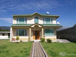 * LINDA CASA UNIFAMILIAR DE 3 DORMITORIOS, CON ACABADOS DE LUJO EN LOS CHILLOS *