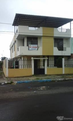 INMOBILIARIA ALARCÓN VENDE HERMOSA CASA CON DOS DEPARTAMENTOS CERCA DEL PASEO SHOPPING