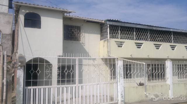 Venta y/o permuta de casa en la Playa de Crucita