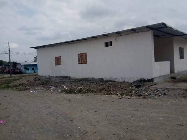 EN VENTA CASA y TERRENOS — foto 2