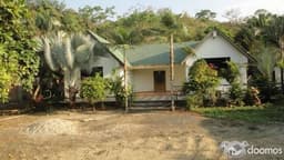 SE VENDE HERMOSA CASA VACACIONAL EN MANABI-PORTOVIEJO-SANTA ANA