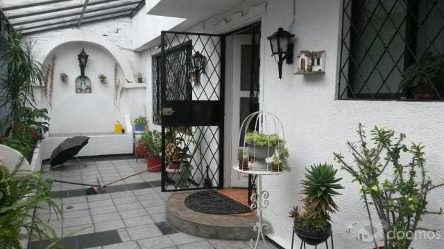 VENDO HERMOSA CASA DE DOS PLANTAS — foto 1