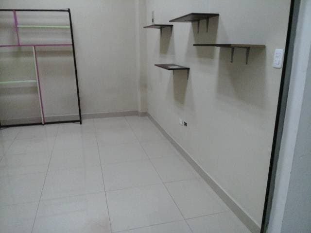 ARRIENDO BONITO LOCAL DE 12 METROS, BIEN UBICADO. — foto 2