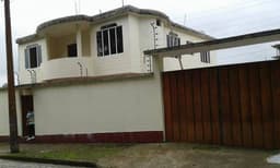 Rento casa de 305m2 a pocos metros del parque de la Juventud