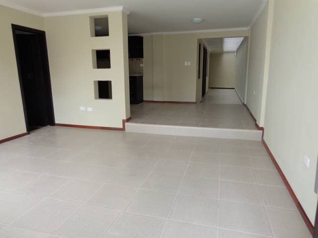 De Oportunidad vendo esta Casa de 2 Departamentos — foto 5